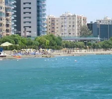 Sea View Beach Apartment *
